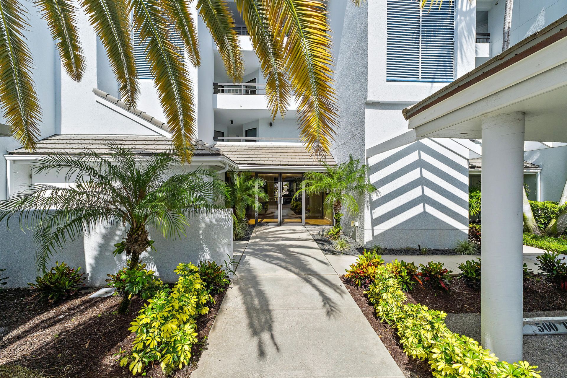 542 Bay Colony Drive N, Unit 542, Juno Beach, FL 33408 Photo