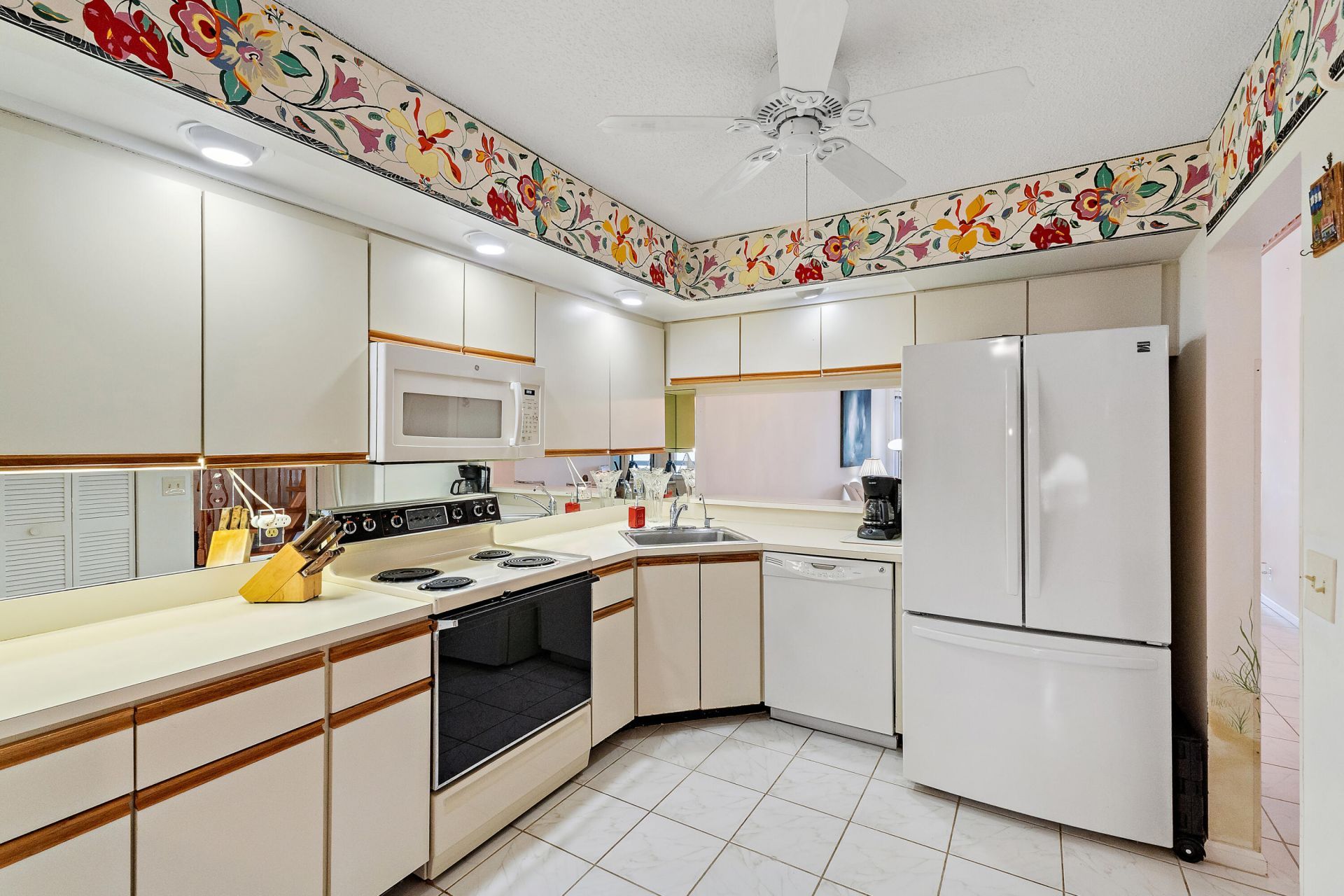 542 Bay Colony Drive N, Unit 542, Juno Beach, FL 33408 Photo