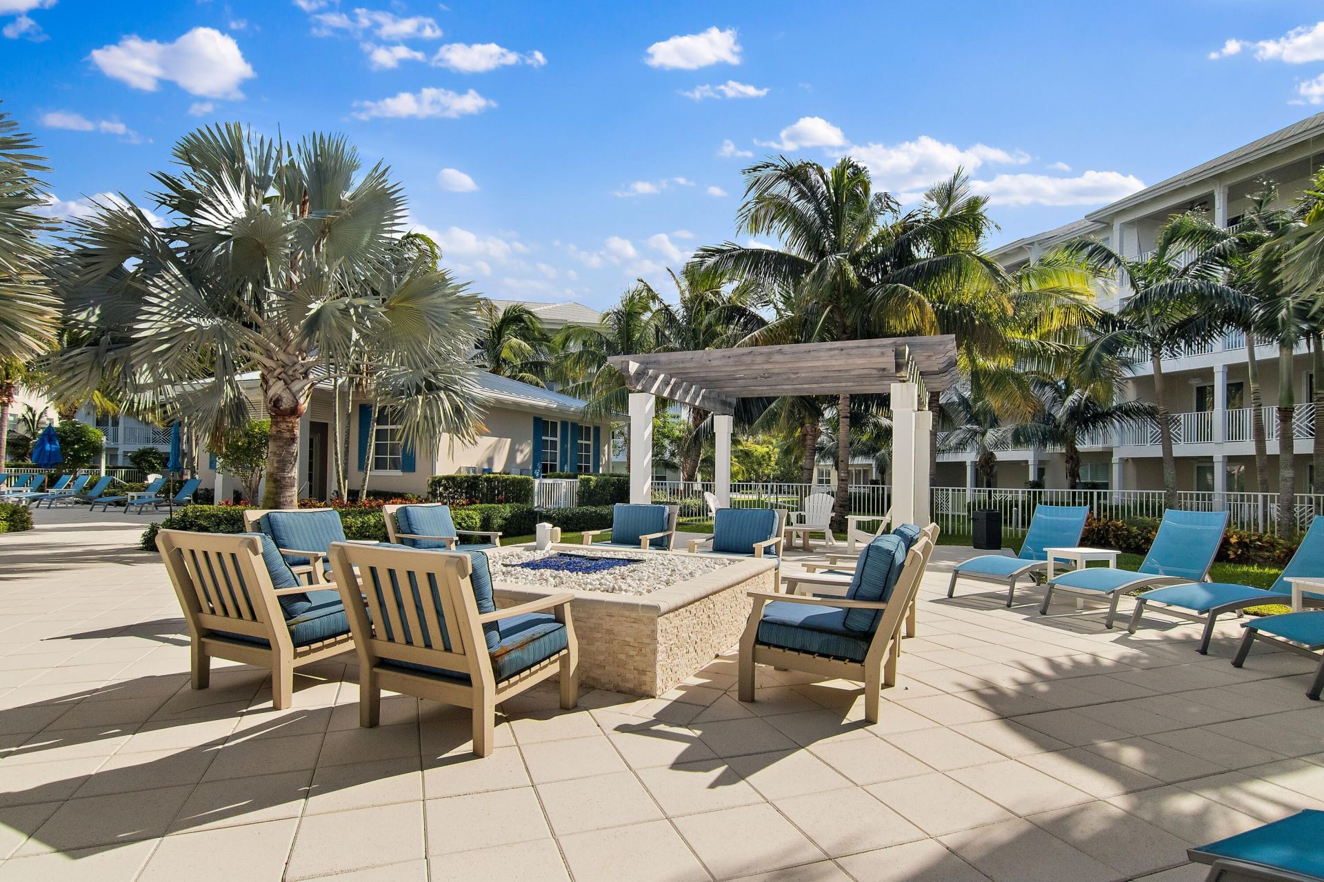 542 Bay Colony Drive N, Unit 542, Juno Beach, FL 33408 Photo