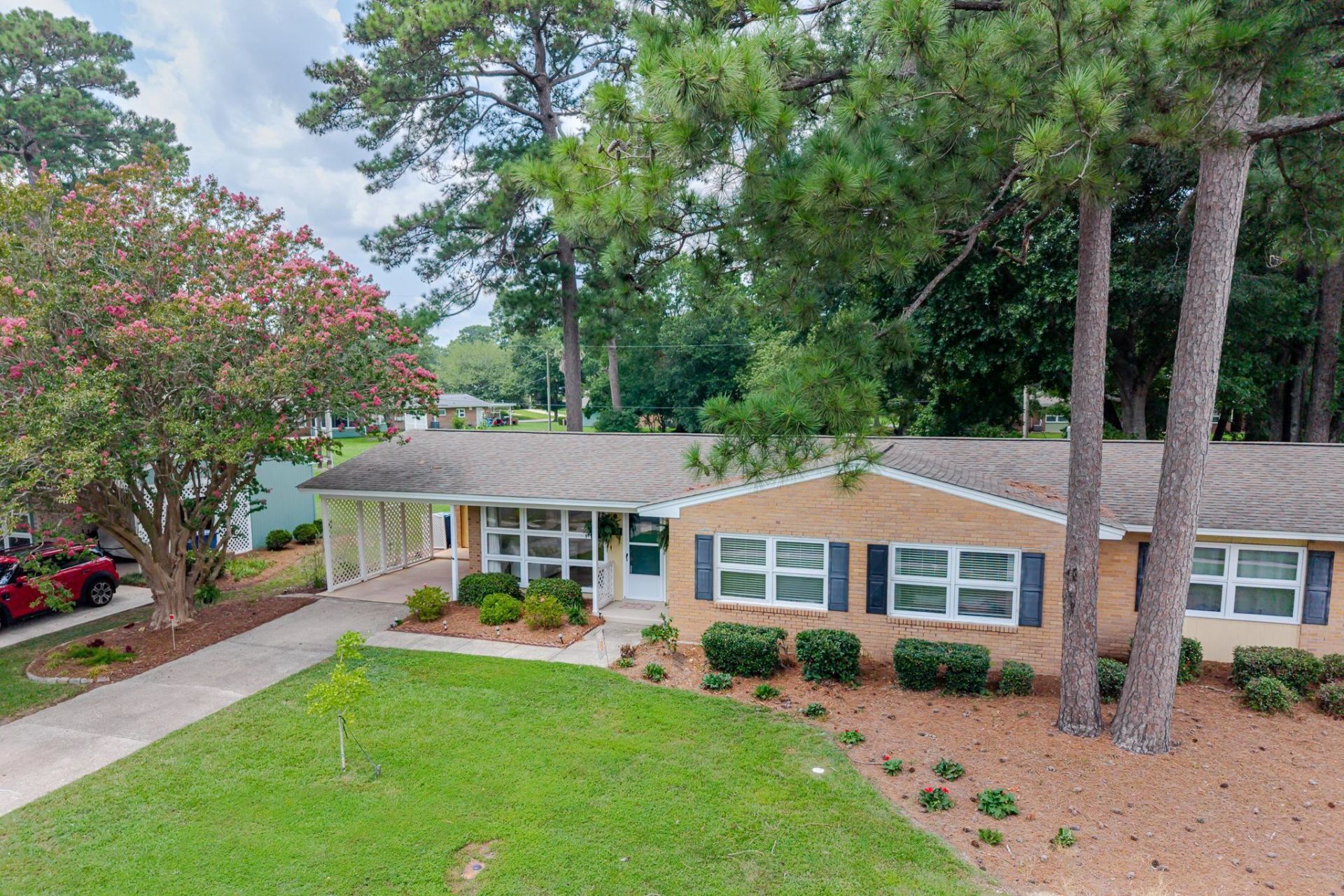 663 Swallow Ave. Photo 42