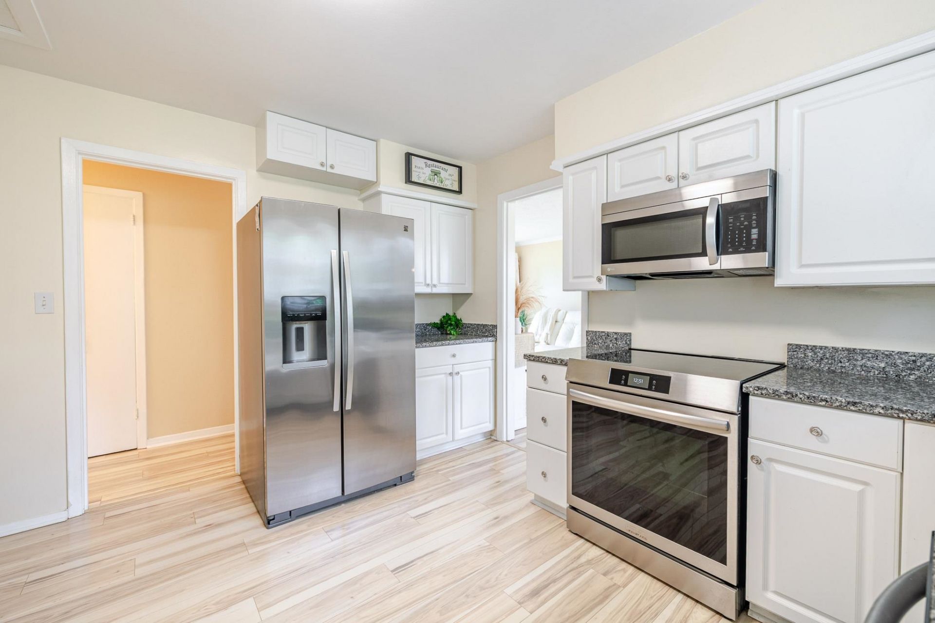 663 Swallow Ave. Photo 8