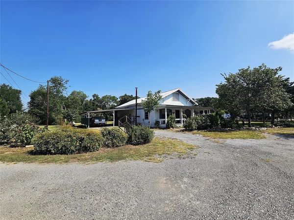 1105 Fm 39 S, Donie, TX 75838