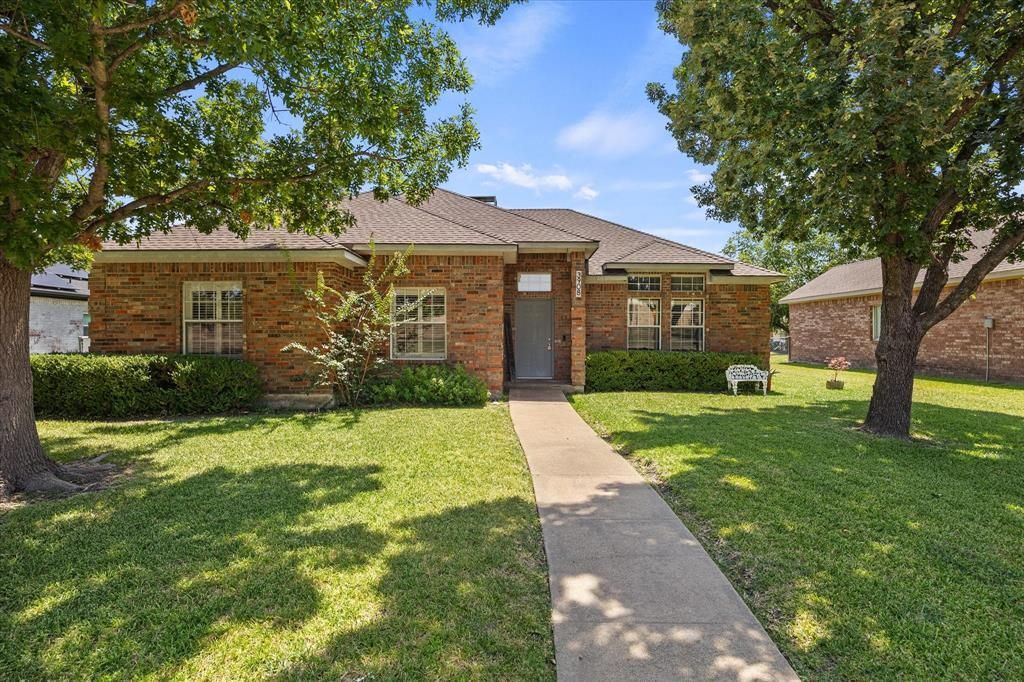 3908 Shackelford Drive , Mesquite, TX 75150 Main Photo