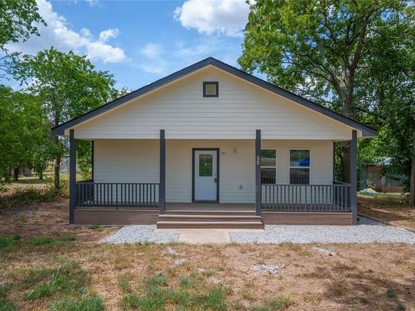 404 Campbell Street, Bowie, TX 76230