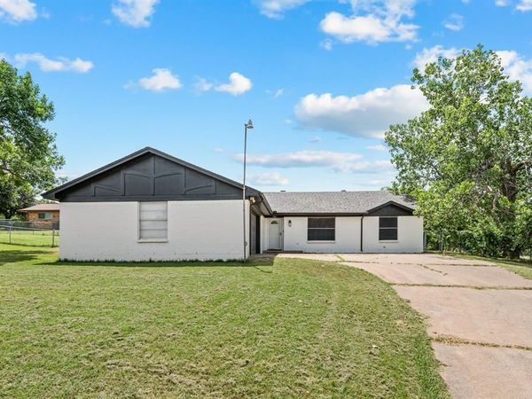 103 Park Trail Place , Joshua, TX 76058