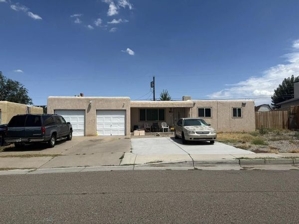 9507 Morrow Avenue NE, Albuquerque, NM 87112