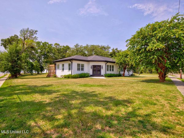 1143 2nd Street, Gulfport, MS 39501