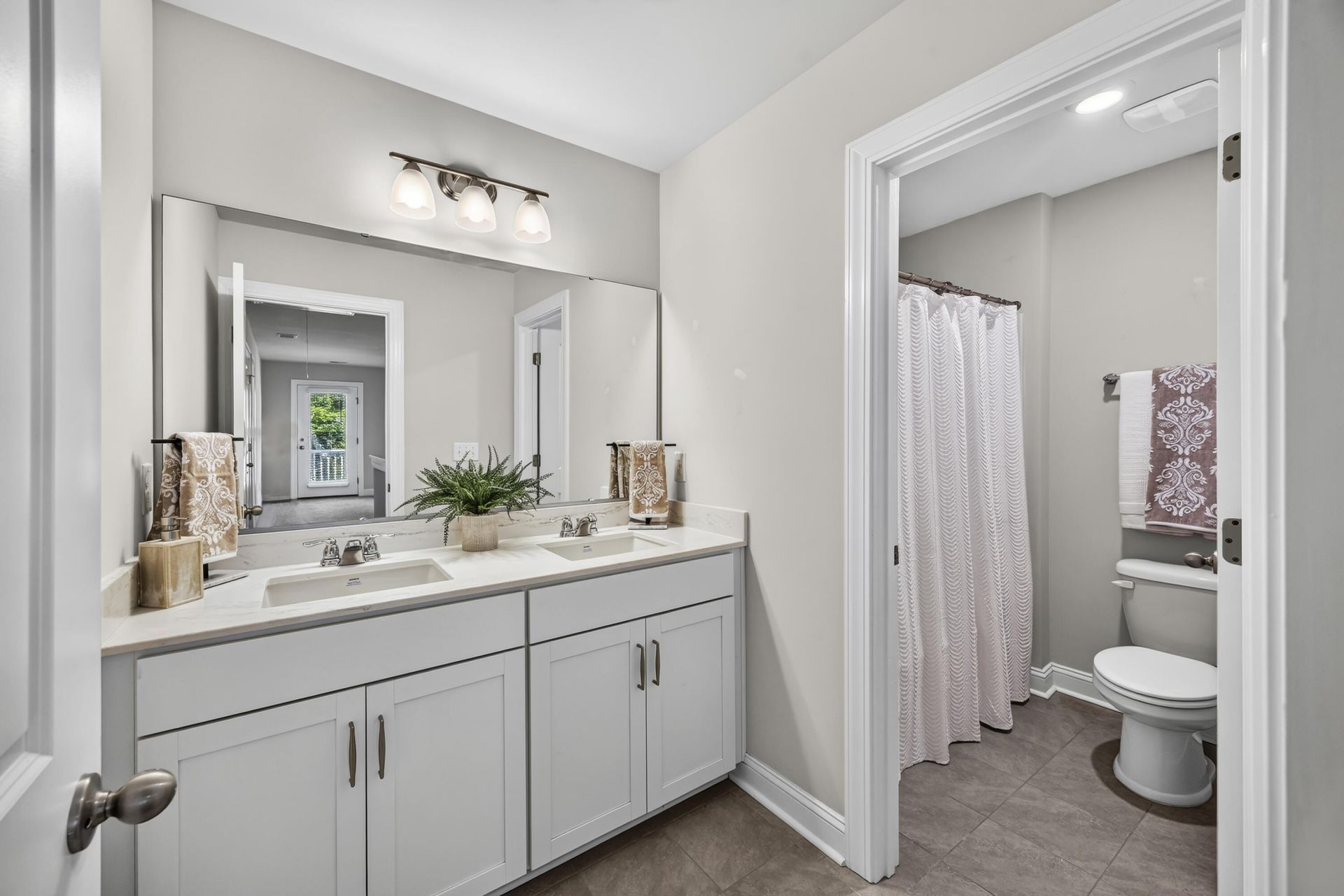 2031 Syreford Court Photo 44