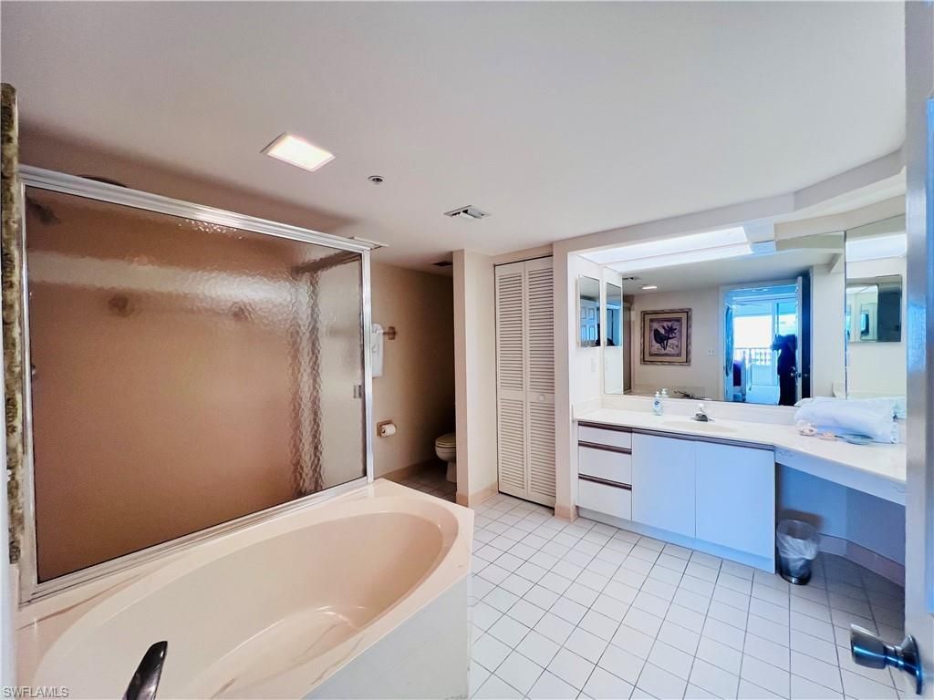 25 Bluebill Ave , Unit 1002, Naples, FL 34108 Photo