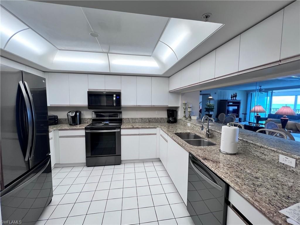 25 Bluebill Ave , Unit 1002, Naples, FL 34108 Photo