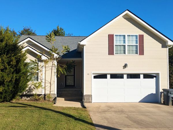 1121 Gunpoint Dr, Clarksville, TN 37042