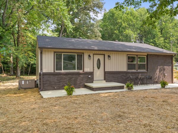 207 Tulsa Ave, Tullahoma, TN 37388
