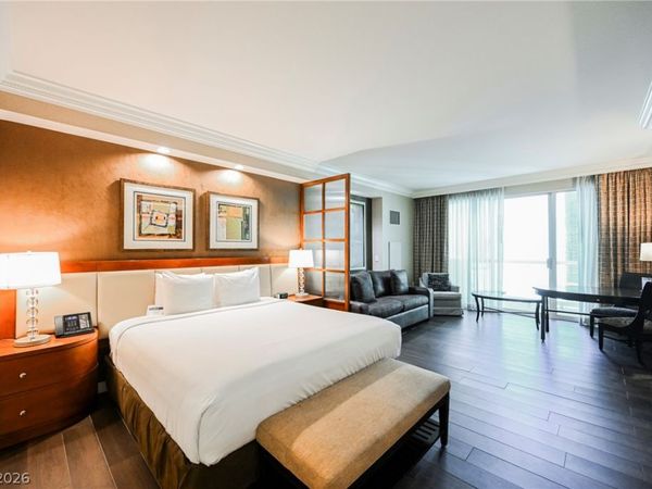 135 E Harmon Avenue , Unit 2215, Las Vegas, NV 89109