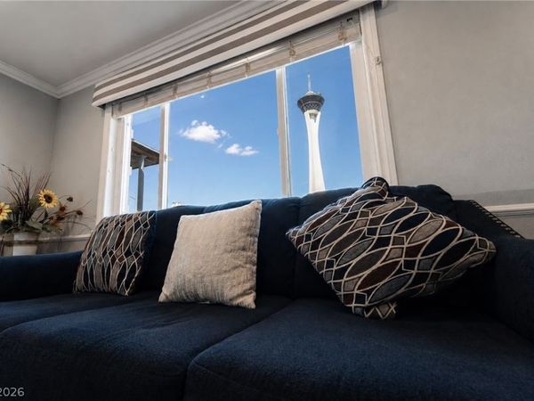 2101 Santa Paula Drive , Las Vegas, NV 89104