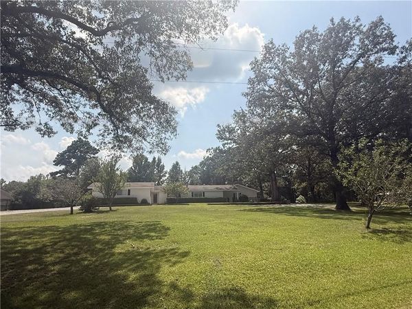 203 FLOWERS Road, Pineville, LA 71360