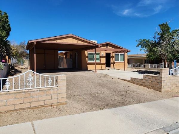 2020 Yosemite, Barstow, CA 92311