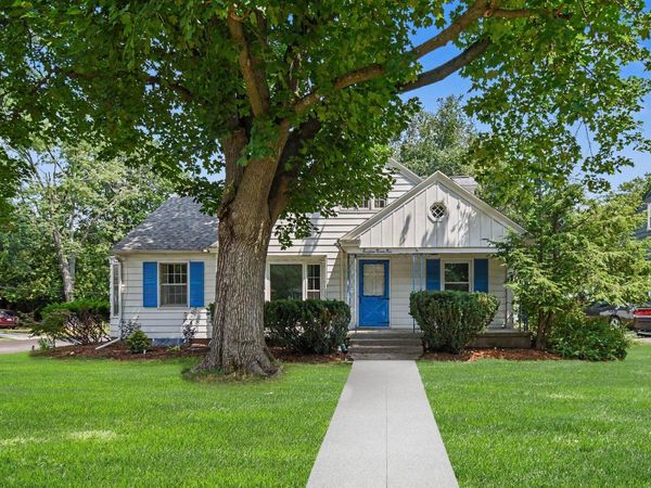 1422 Derby Drive NW, Grand Rapids, MI 49504