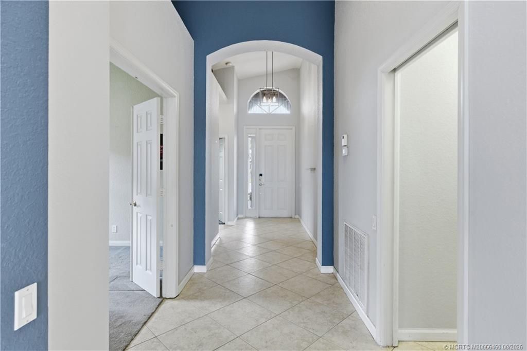 437 NW Sunview Way, Port Saint Lucie, FL 34986 Photo