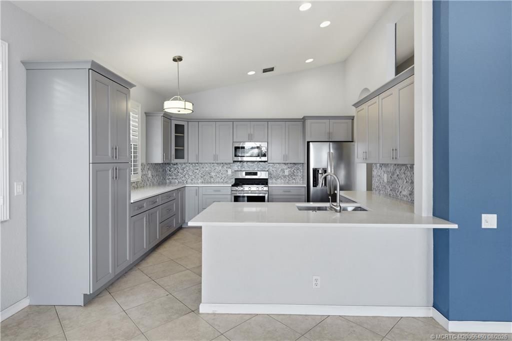 437 NW Sunview Way, Port Saint Lucie, FL 34986 Photo