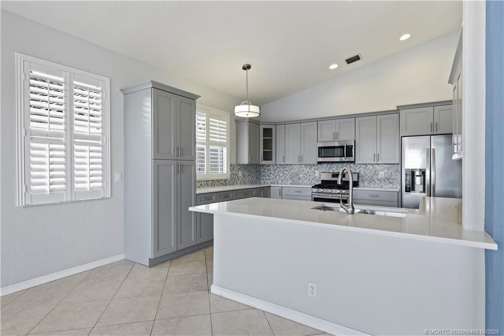 437 NW Sunview Way, Port Saint Lucie, FL 34986 Photo