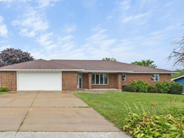514 W Washington Street, Dodgeville, WI 53533