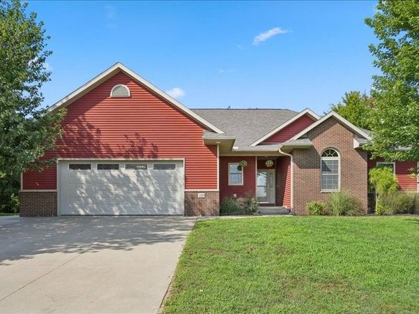 720 Blue Jay Court , Tiffin, IA 52340