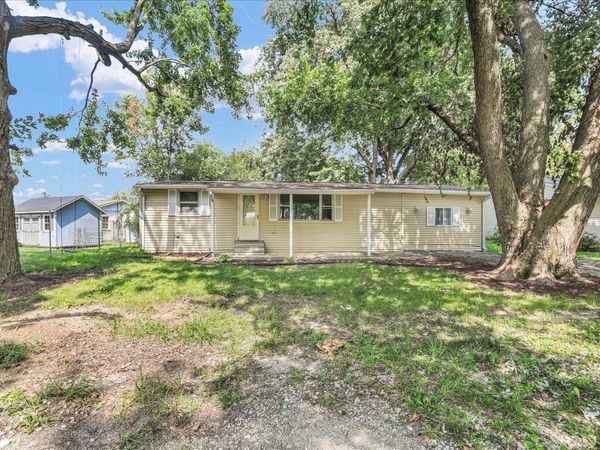 1003 S Pleasantview , Tuscola, IL 61953