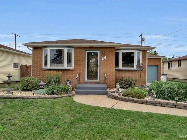 17 Helenbrook Lane, Depew, NY 14043