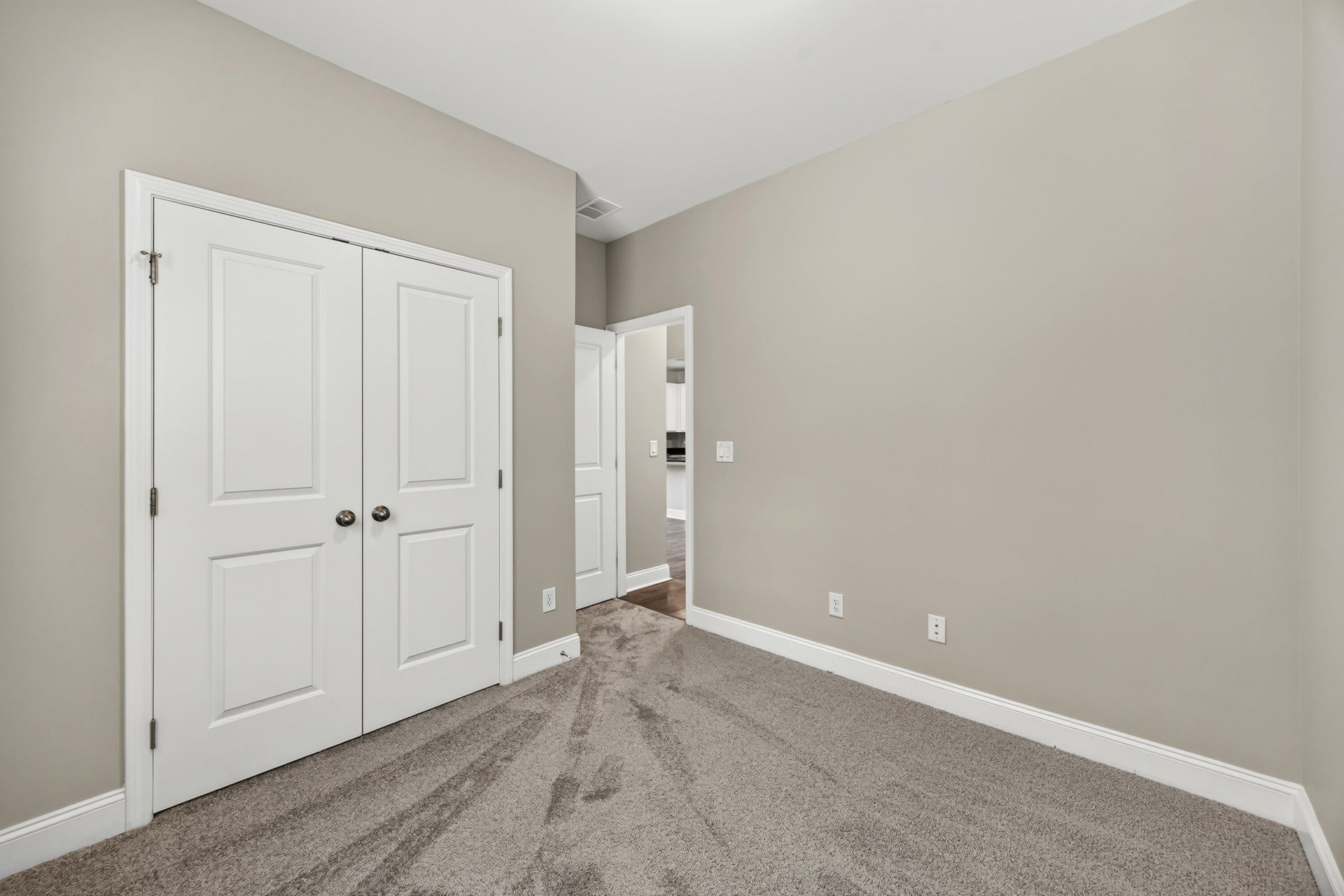 1184 Warrens Way Photo 11