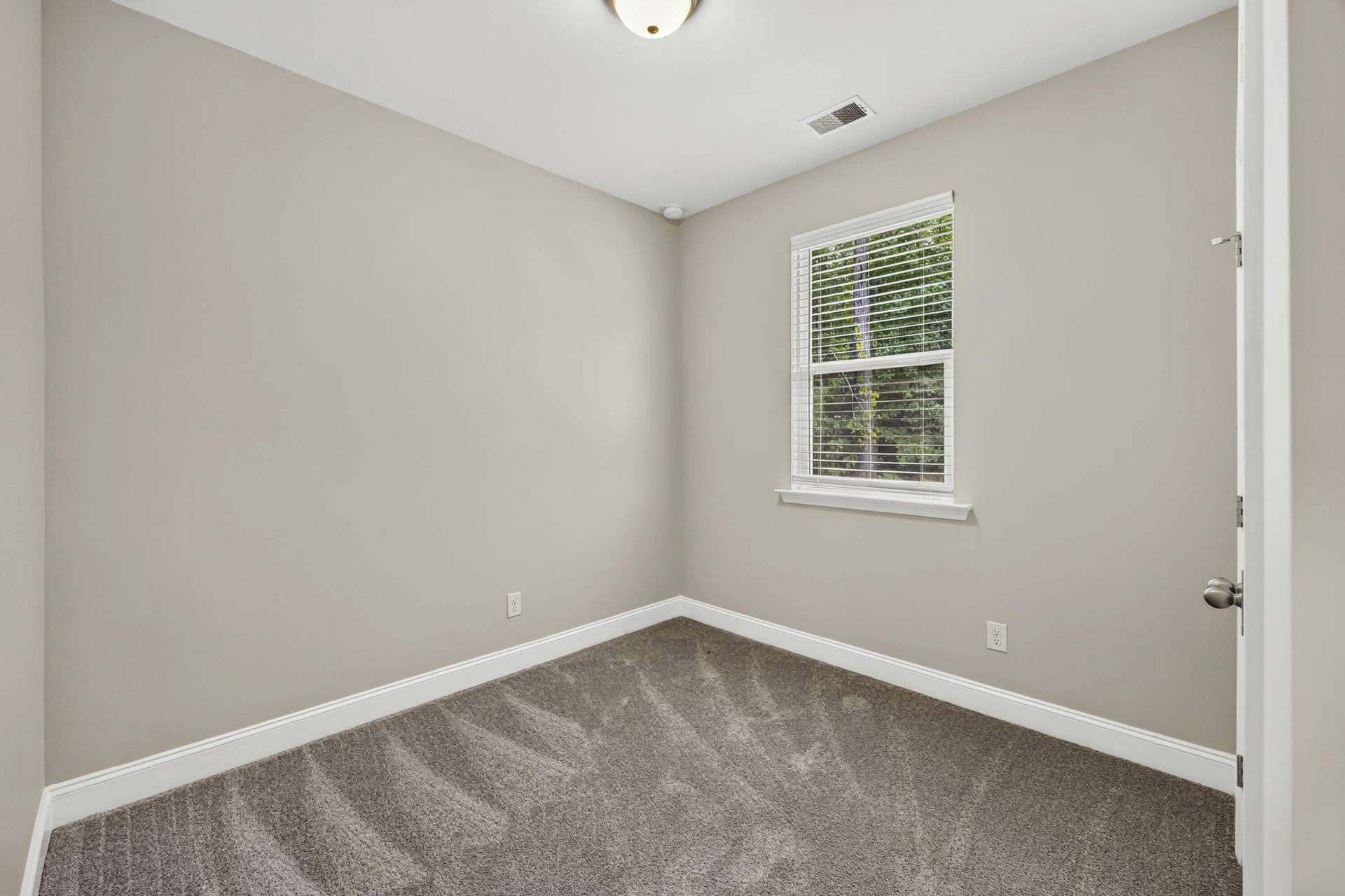 1184 Warrens Way Photo 12