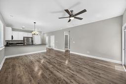 1184 Warrens Way photo 4