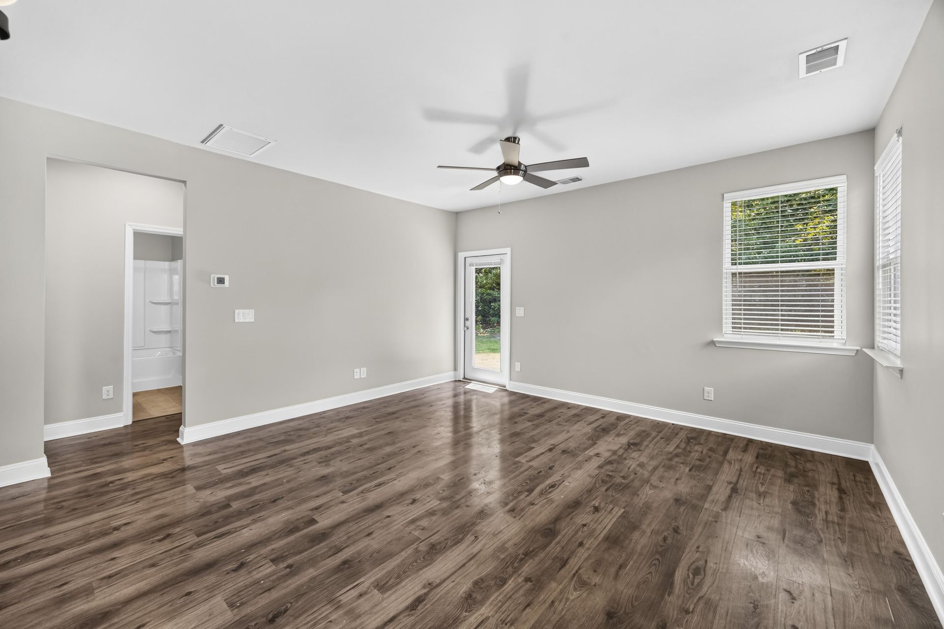 1184 Warrens Way Photo 4