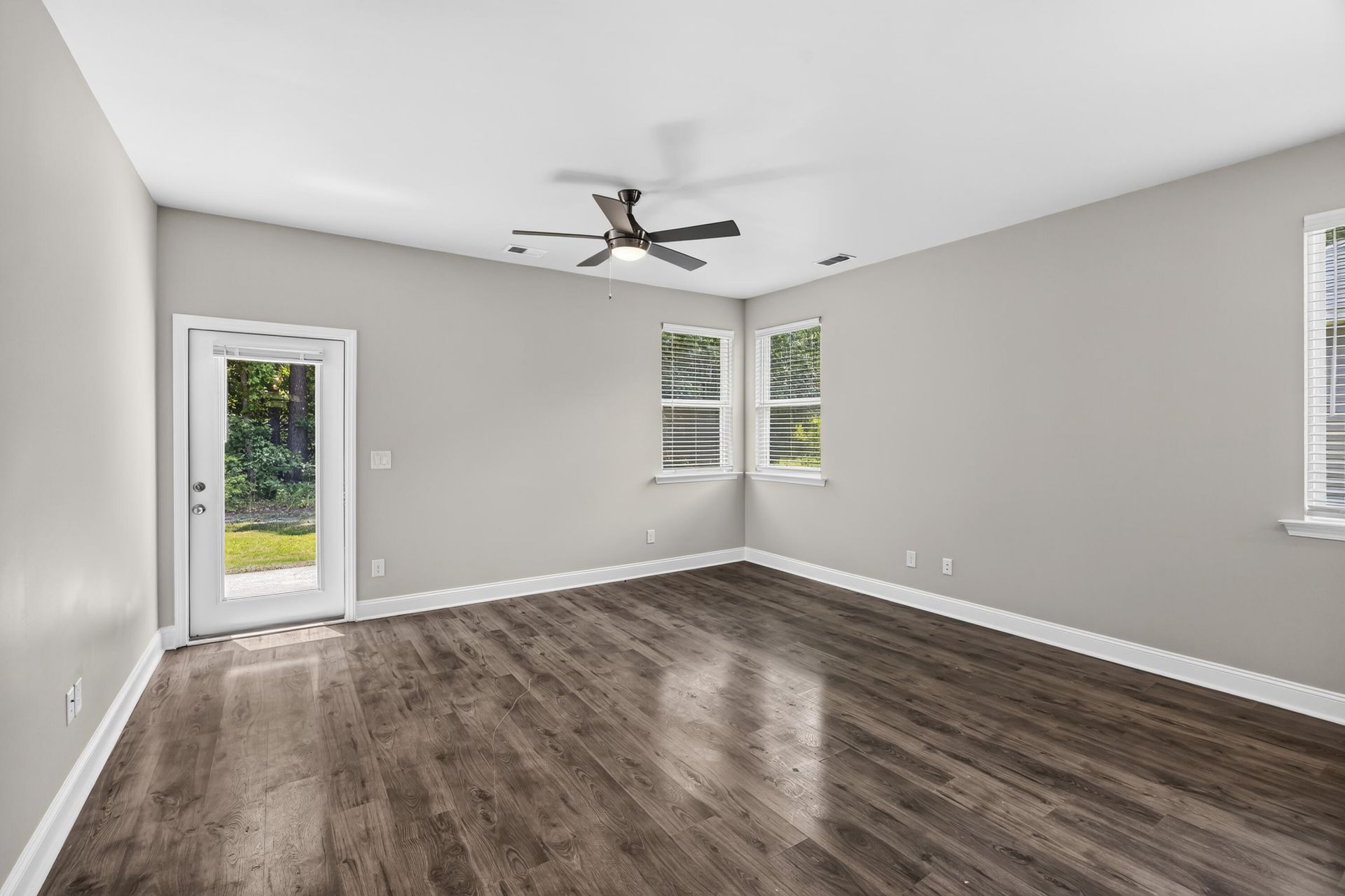 1184 Warrens Way Photo 5