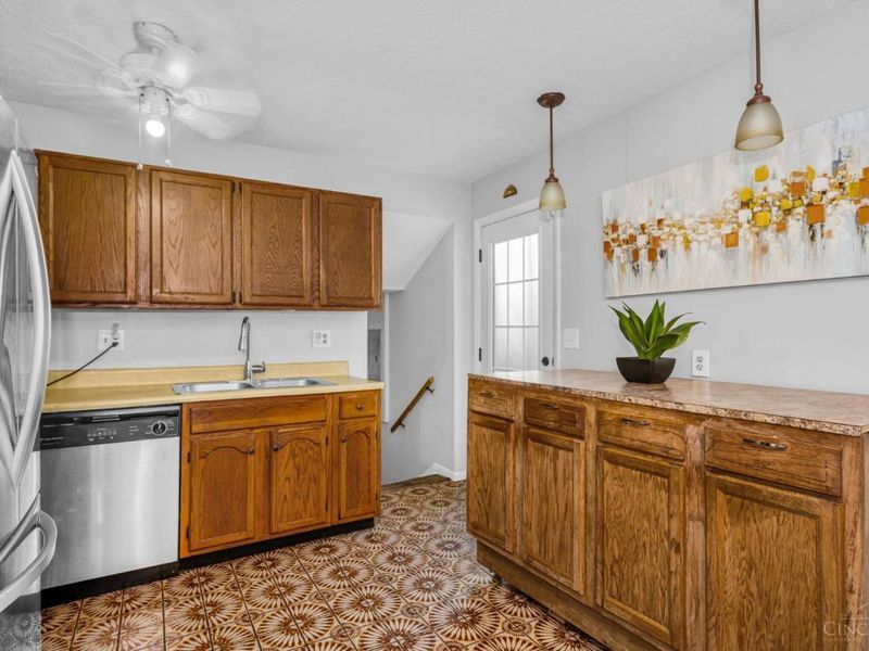 1013 Halesworth Drive, Cincinnati, OH 45240 Photo 10