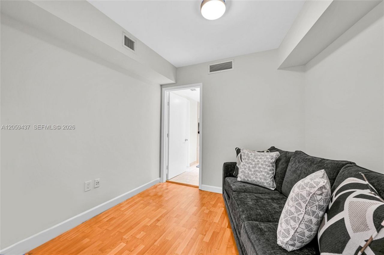 1850 S Ocean Dr, Unit 2709, Hallandale Beach, FL 33009 Photo