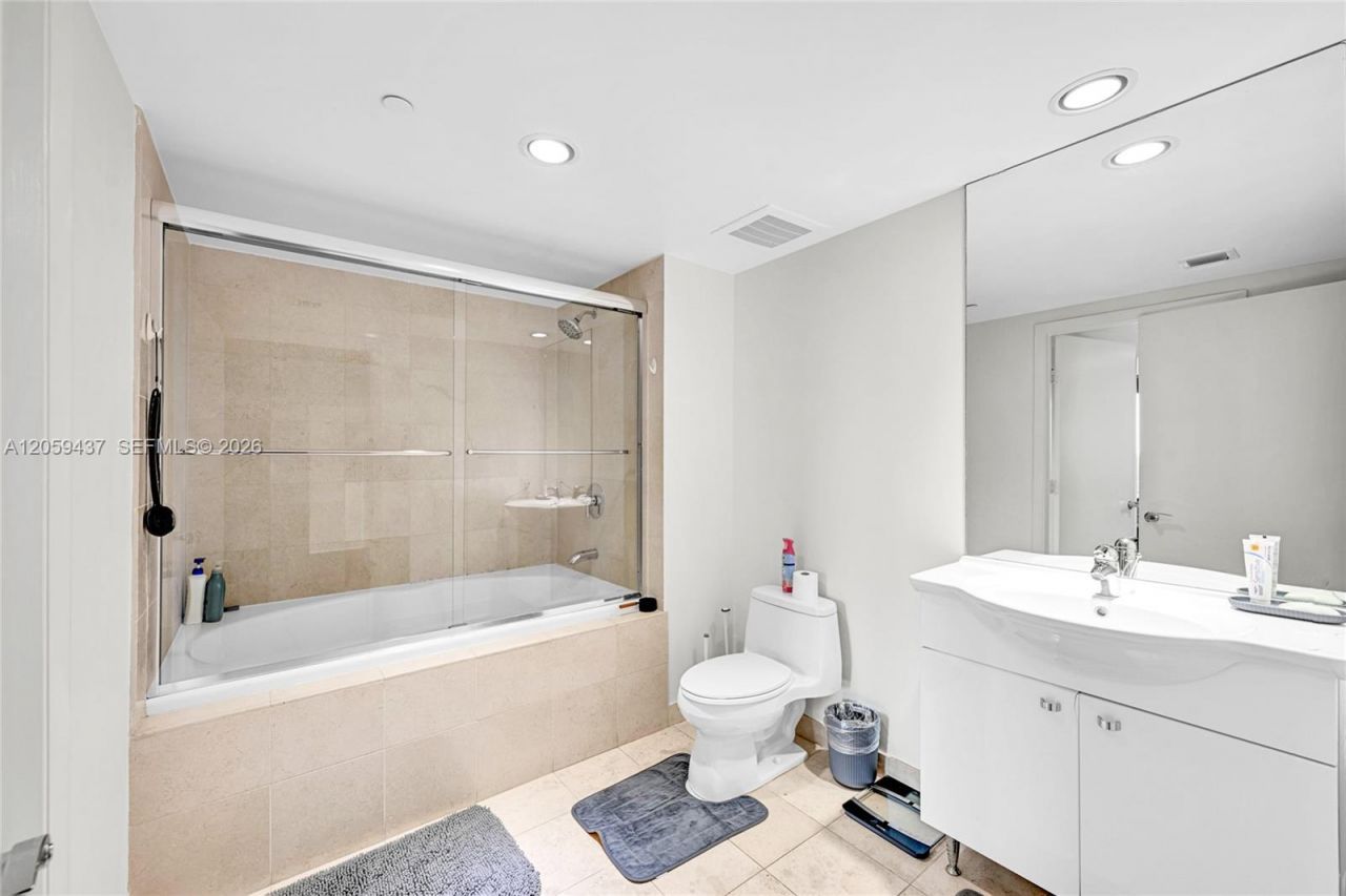 1850 S Ocean Dr, Unit 2709, Hallandale Beach, FL 33009 Photo
