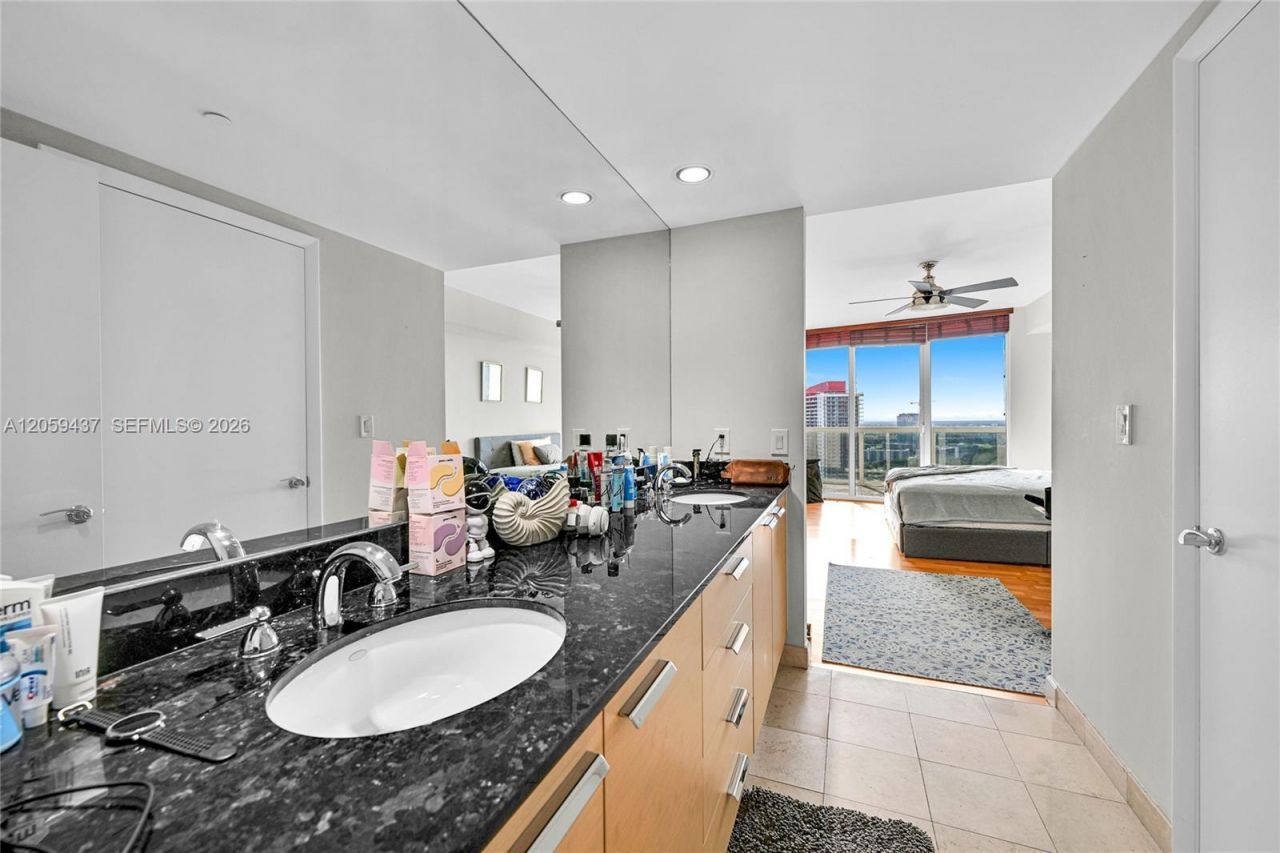 1850 S Ocean Dr, Unit 2709, Hallandale Beach, FL 33009 Photo