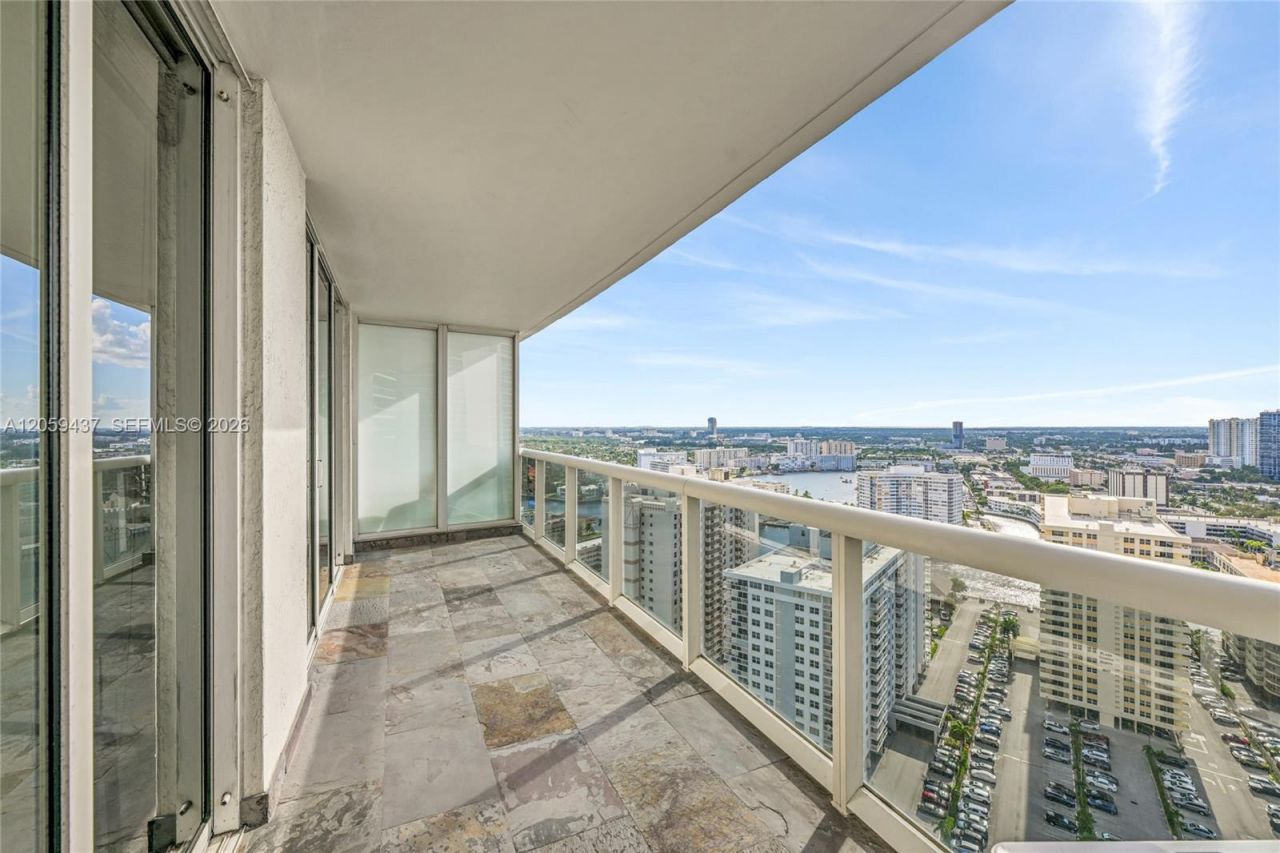 1850 S Ocean Dr, Unit 2709, Hallandale Beach, FL 33009 Photo