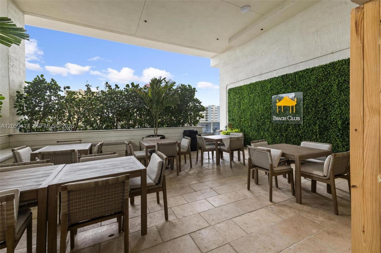 1850 S Ocean Dr, Unit 2709, Hallandale Beach, FL 33009 Photo