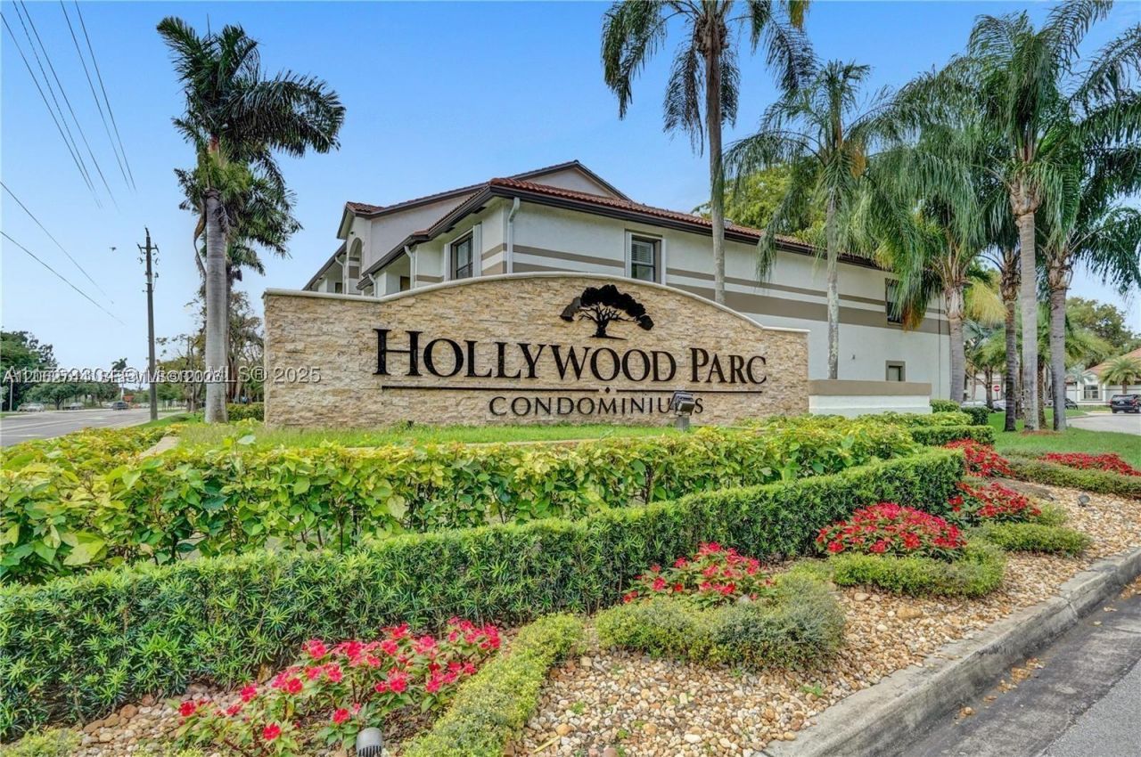 560 S Park , Unit 7-23, Hollywood, FL 33021 Photo