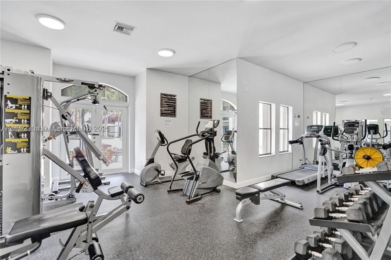 560 S Park , Unit 7-23, Hollywood, FL 33021 Photo