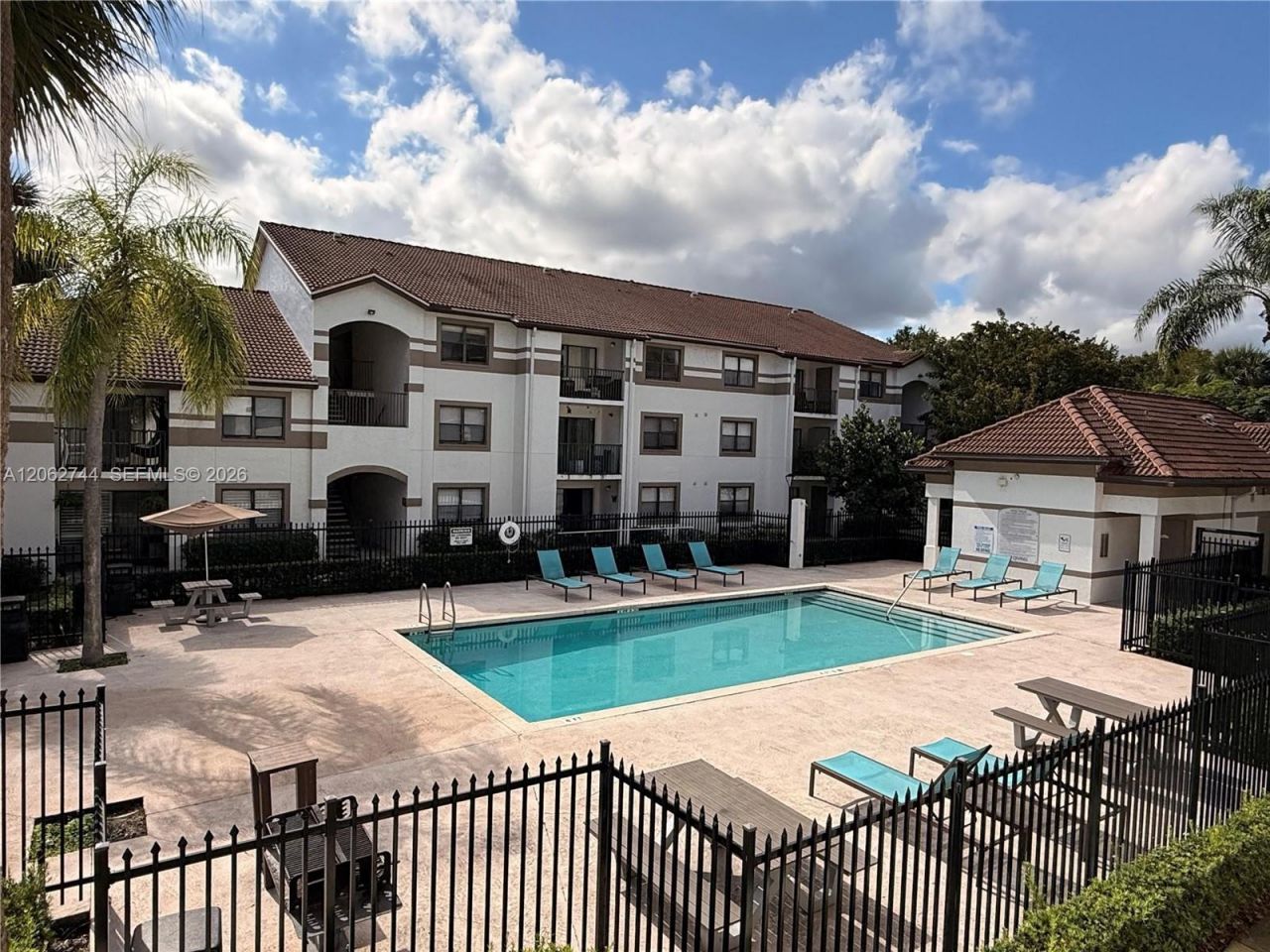 560 S Park , Unit 7-23, Hollywood, FL 33021 Photo