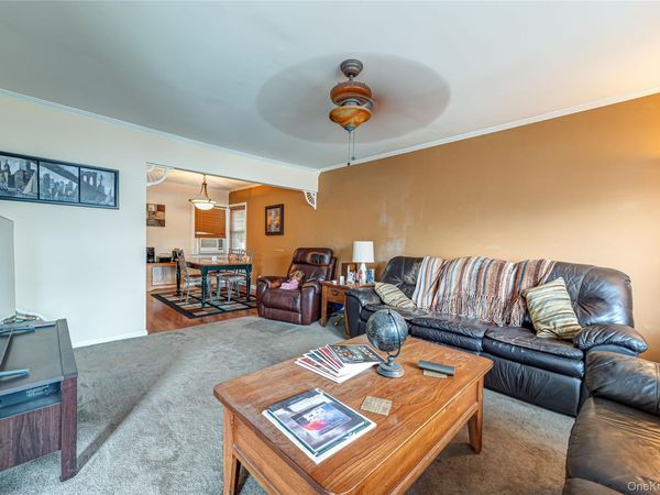 578 Northern Parkway , Uniondale, NY 11553