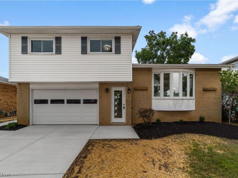 6881 Lantern Lane , Parma Heights, OH 44130 Photo 1