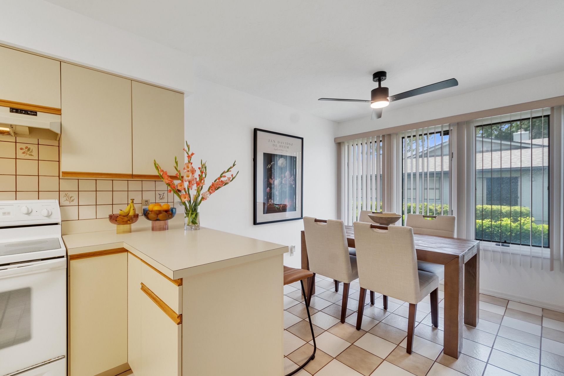 646 Centre Sw, Unit 102, Vero Beach, FL 32962 Photo