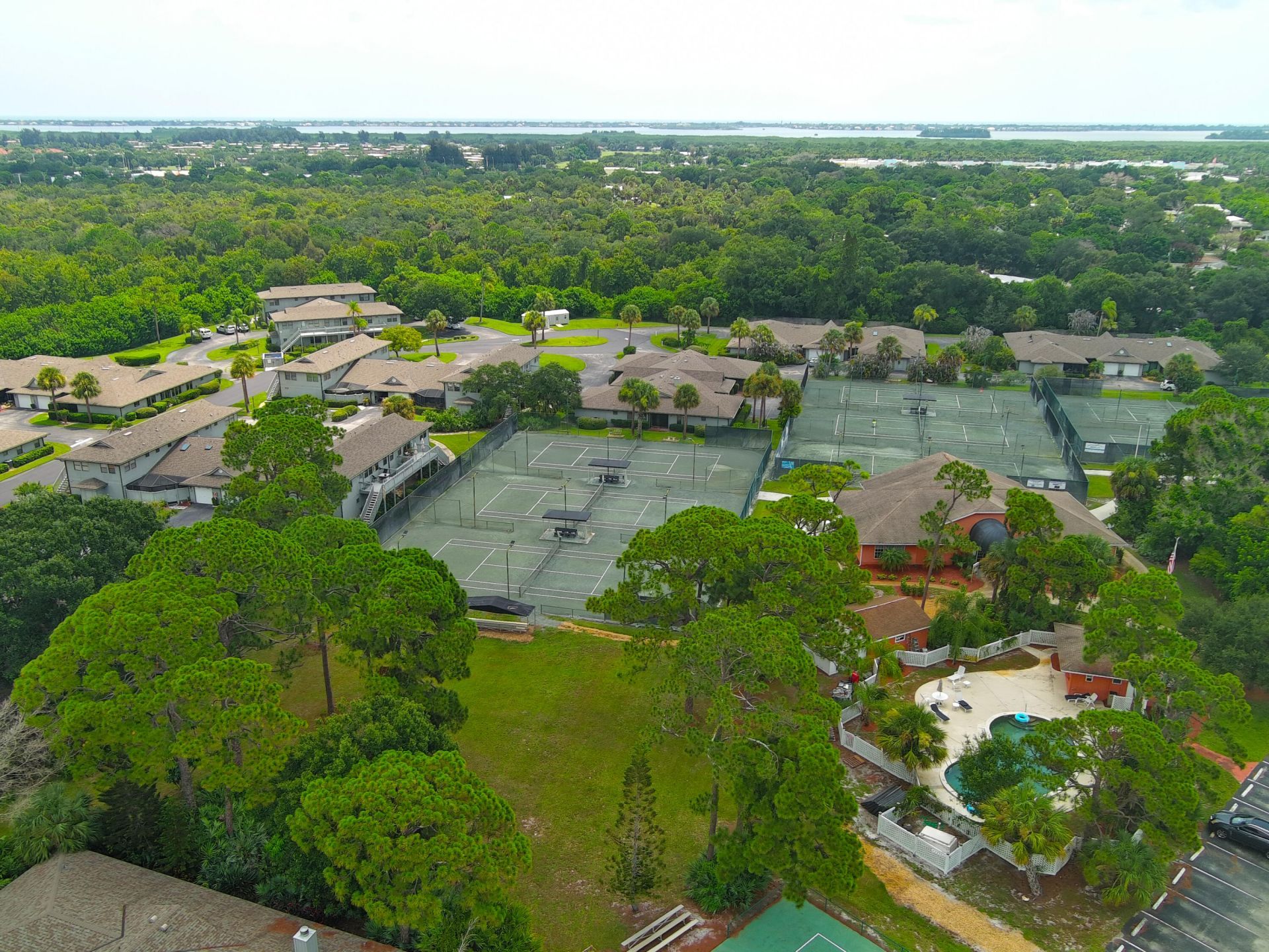646 Centre Sw, Unit 102, Vero Beach, FL 32962 Photo