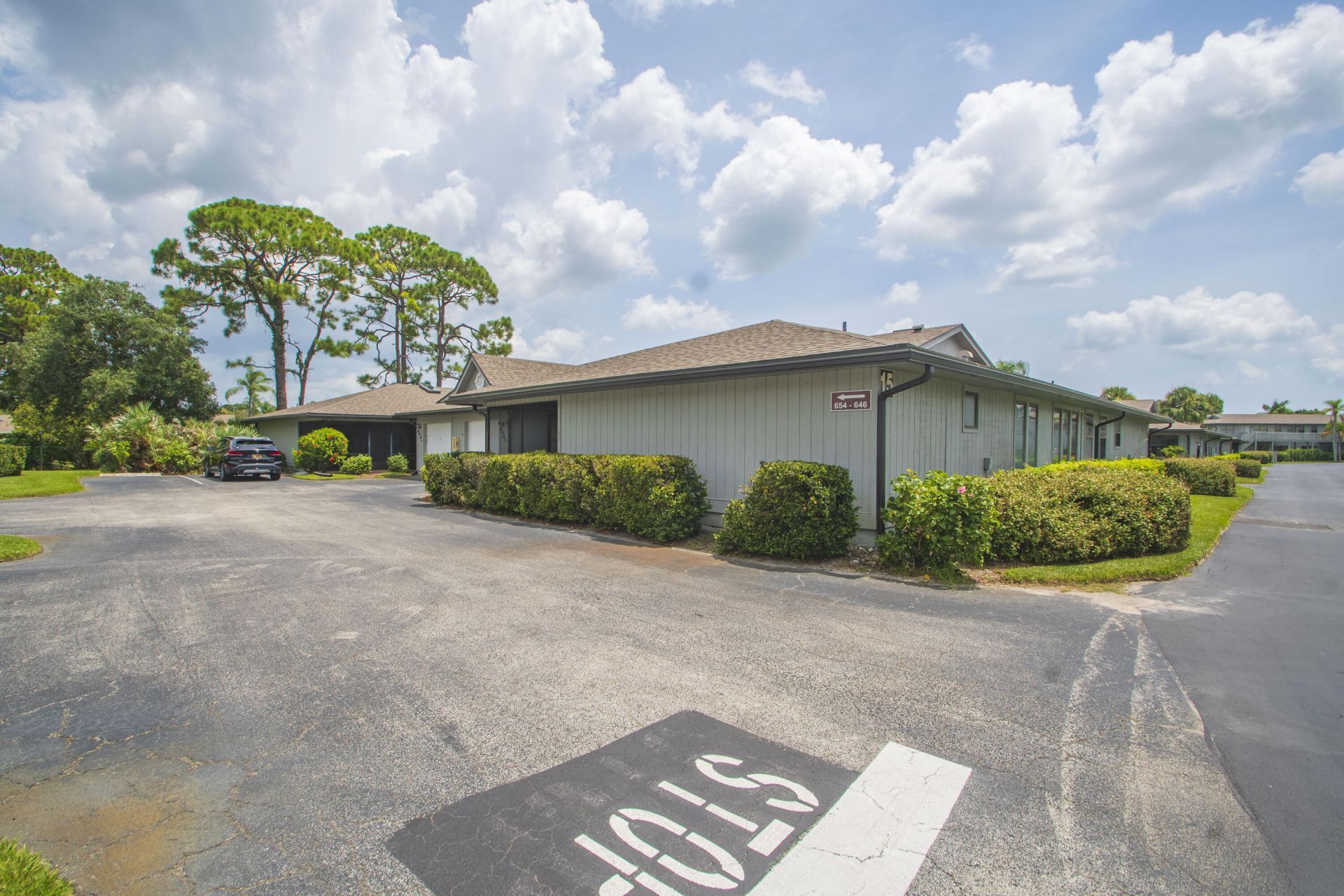 646 Centre Sw, Unit 102, Vero Beach, FL 32962 Photo