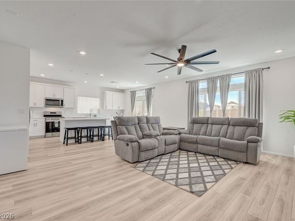 10229 Bloom Quick Court, Las Vegas, NV 89141