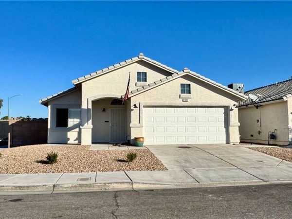 7032 Golden Desert Avenue , Las Vegas, NV 89129
