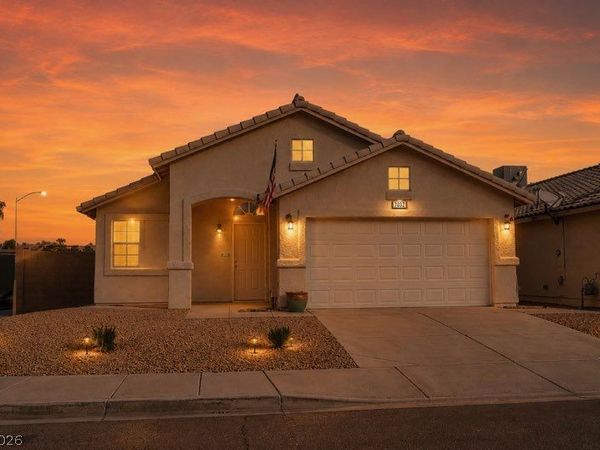 7032 Golden Desert Avenue , Las Vegas, NV 89129
